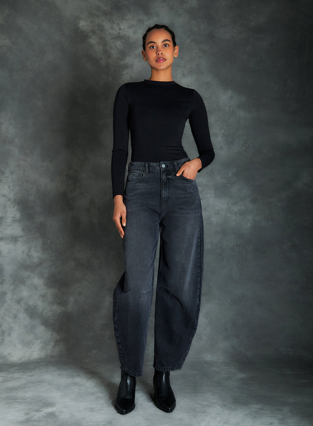 Evelle black barrel jeans