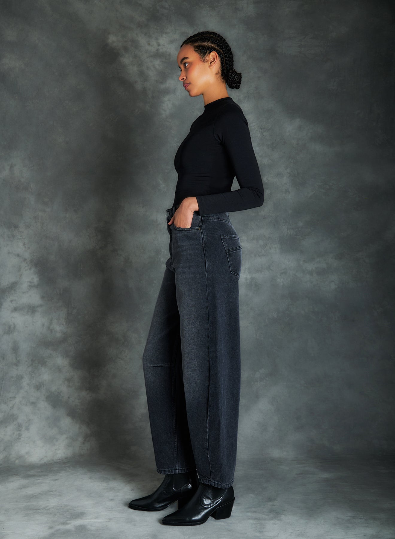 Evelle black barrel jeans