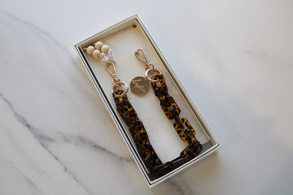 Emmy Short Phone Chain
